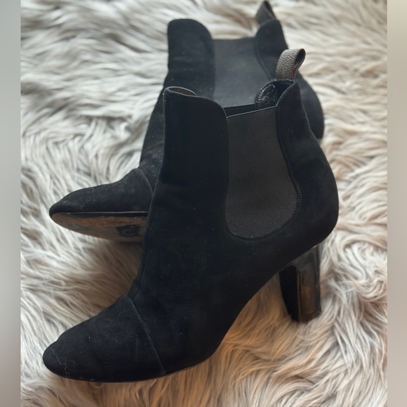 Louis Vuitton Suede Chelsea Boots - Picture 11 of 15
